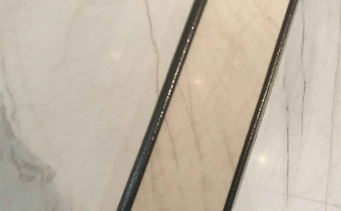 柜子下面瓷磚不美縫有螞蟻